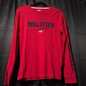 Hollister Men's Red Graphic Long Sleeve T-Shirt